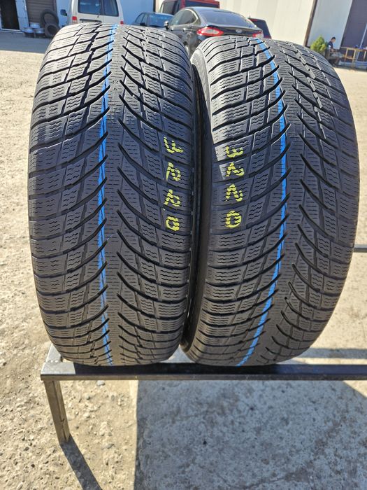 Vând anvelope iarna 215/55/17 215/55r17 NOKIAN