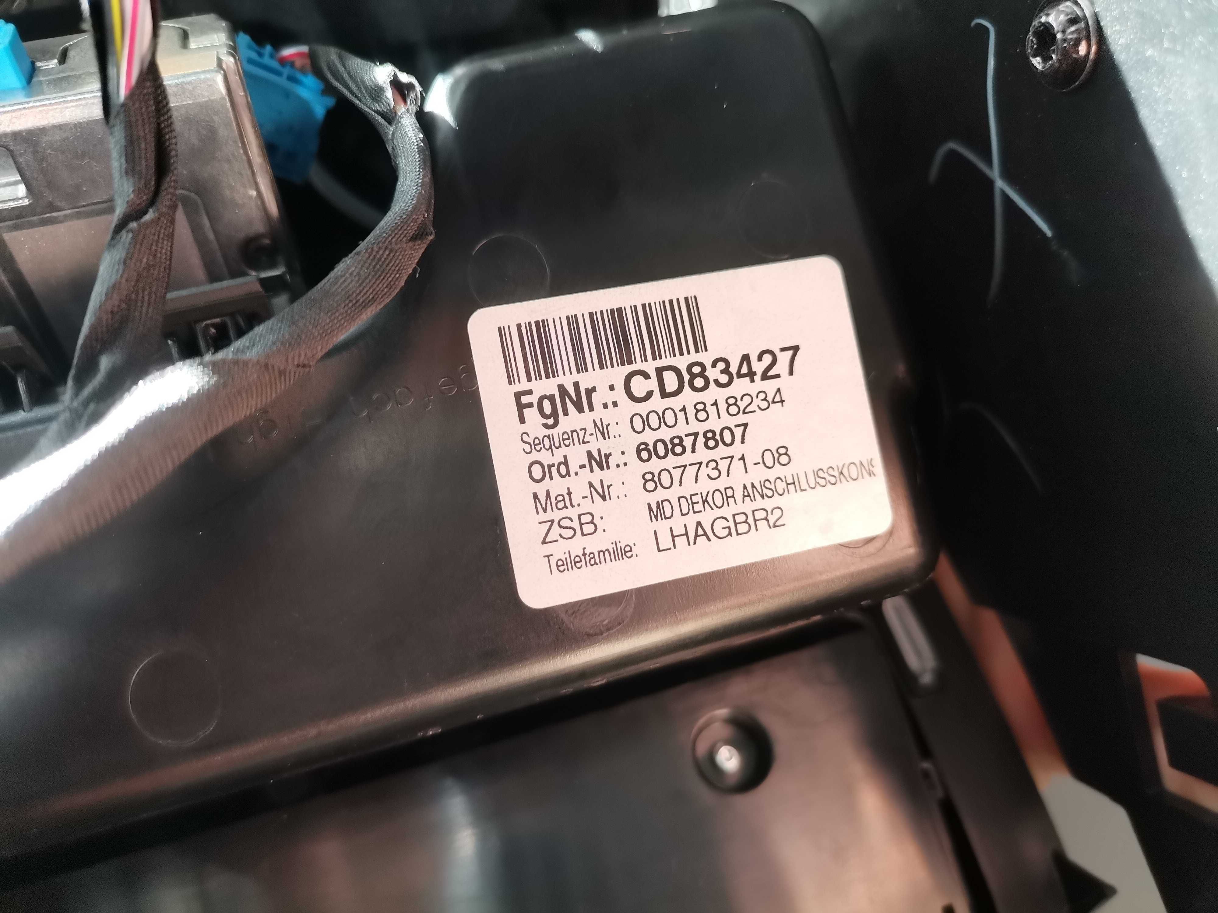 Заден Панел Управление Климатик BMW G14 G15 G16 M8 G05 G06 G07