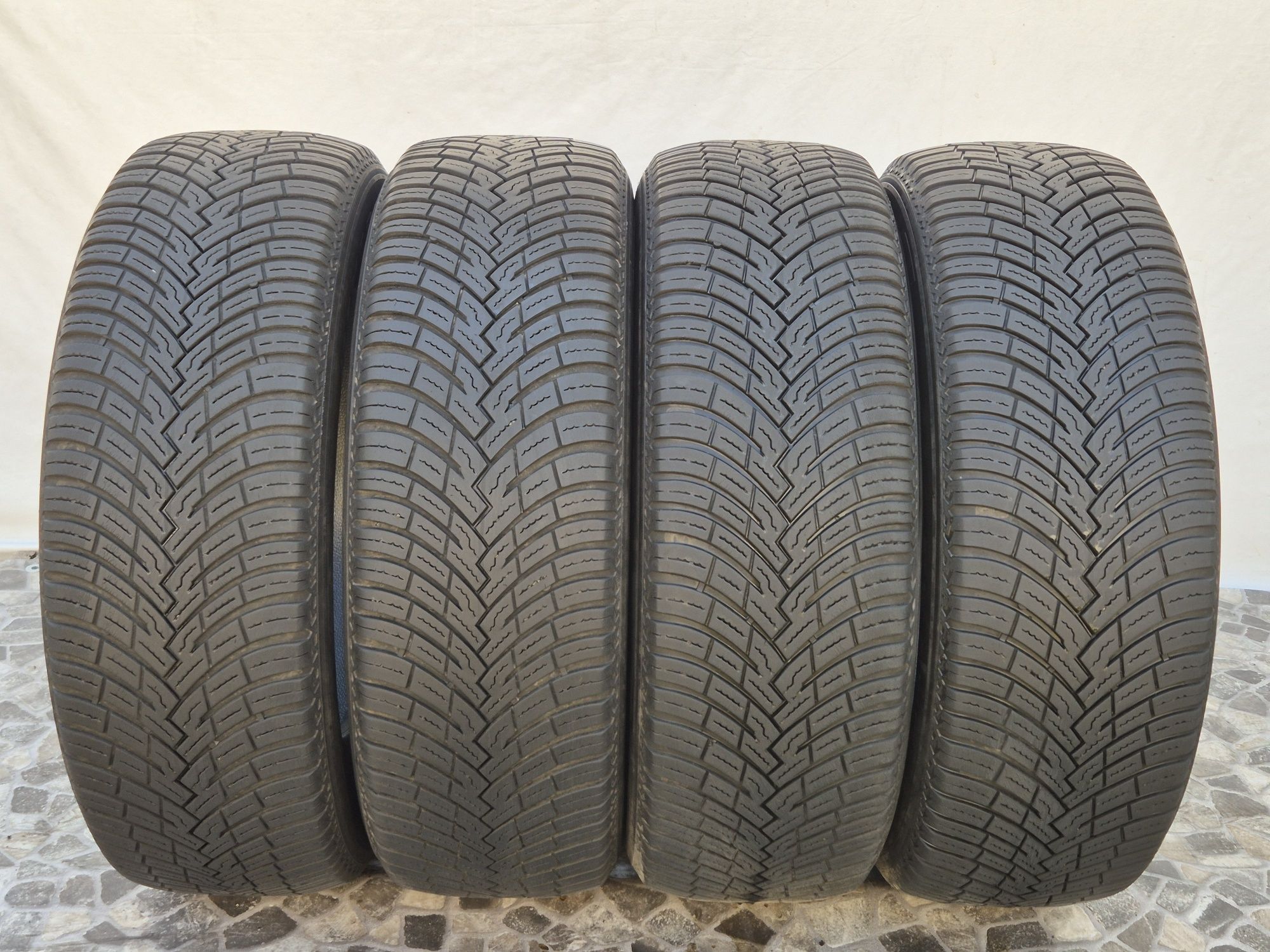 4бр 195 65 15 Pirelli Всесезонни - 23г