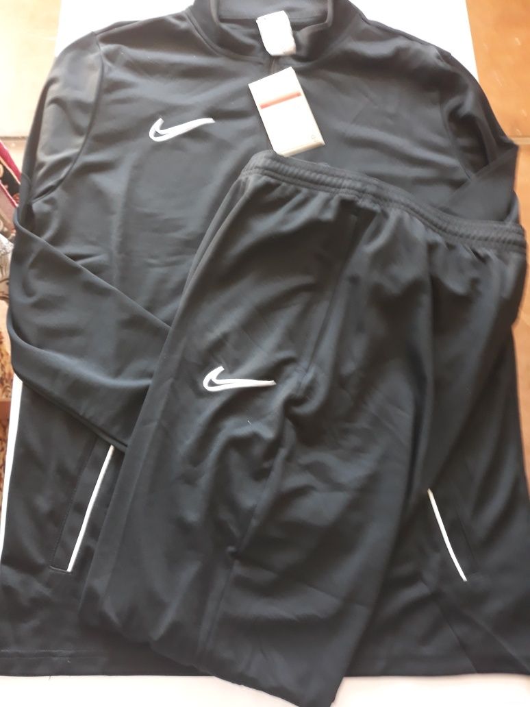 Trening Nike nr L originali