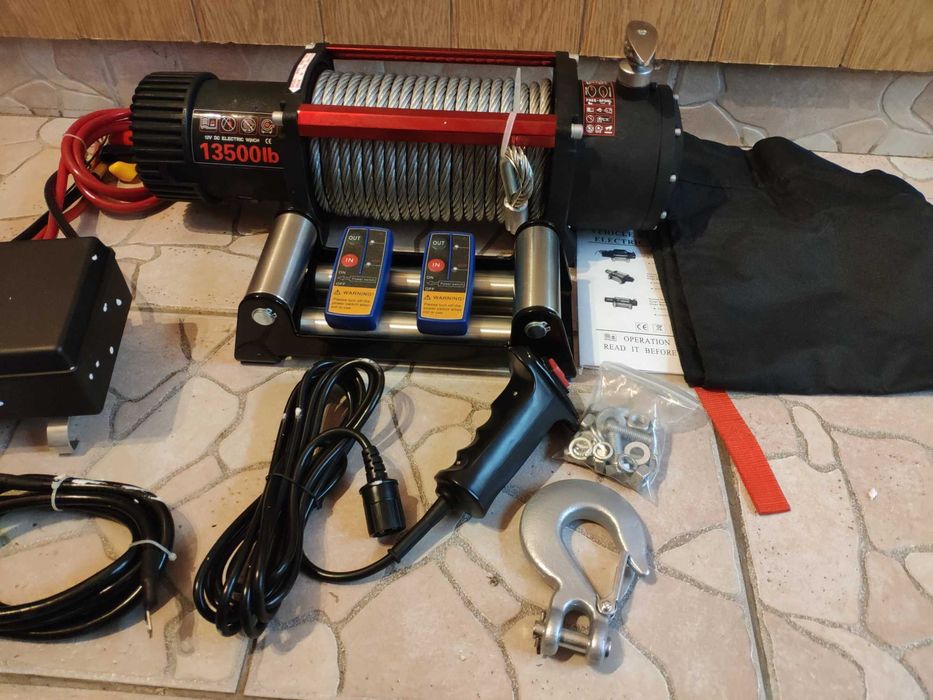 Troliu 12V 13500LBS AUTO / PLATFORMA 12V (6.2T) + 2 Telecomenzi NOU