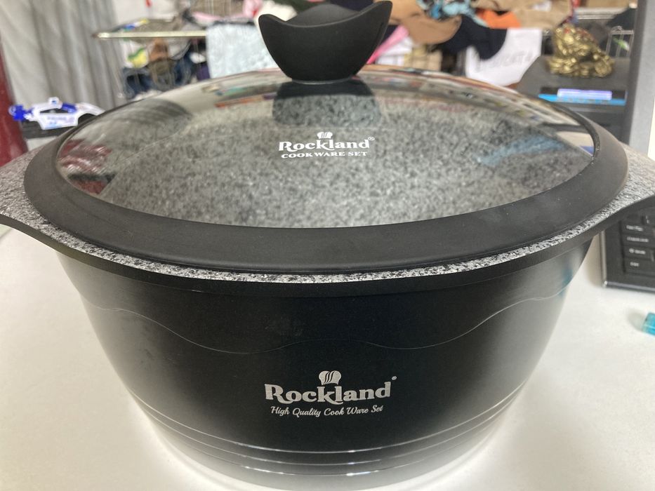 Vând 2 buc oala Rokland cookware 28 cm NOU!