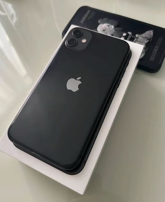 iPhone 11 в хорошем состоянии ничего не менялся акум 71 память 128