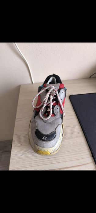 Adidași balengiaga triple S