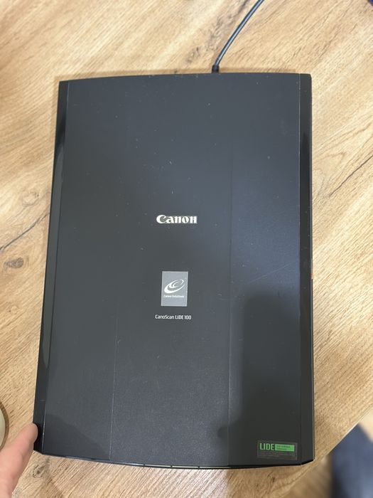 Canonscan lide 100 . Сканер . Scaner