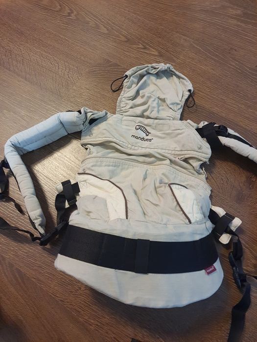 Vând marsupiu( portbebe )MANDUCA 3,5-20kg