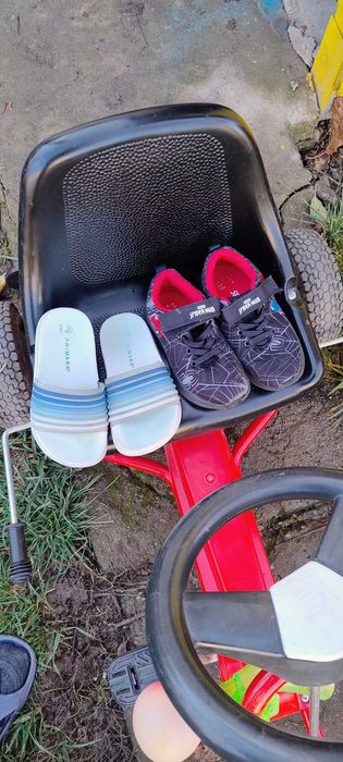 Kart cu pedale pentru copii, culoare rosu, pentru 3-6 ani