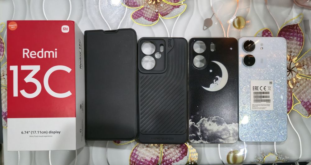 Redmi 13c 256GB 5000А 8 Ram в идеальном состоянии в бонус чехлы и плён