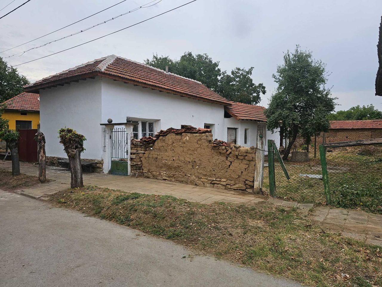 Продава се Къща в с. Громшин, Област Монтана - 80 кв.м за 192 €/кв.м - Снимка #2