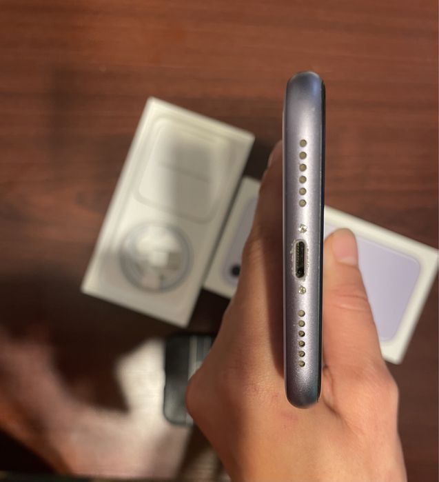 Iphone 11 64 gb purple лилав перфектен