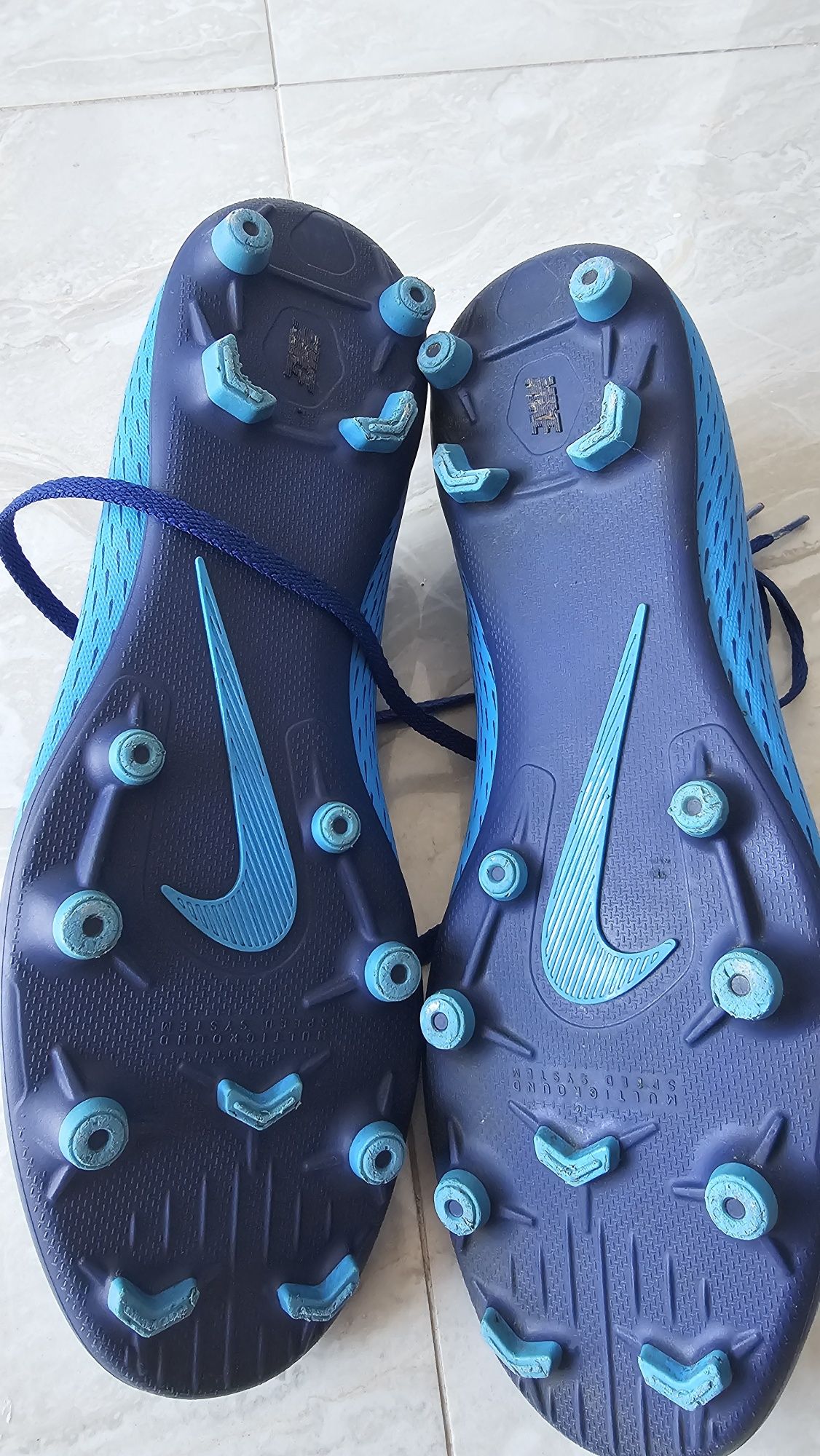Adidasi de fotbal nike