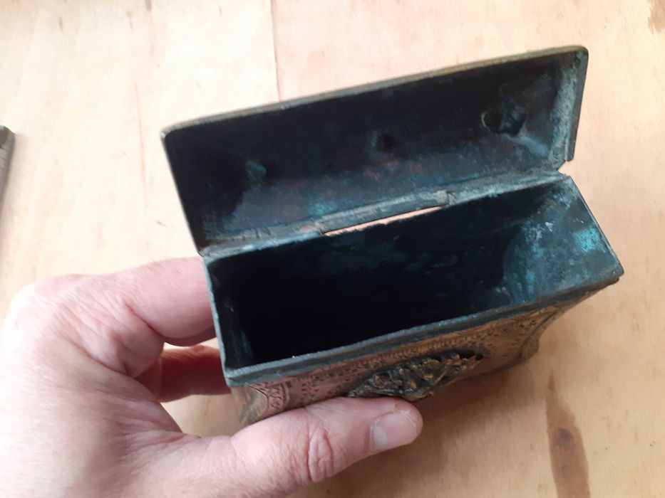 Стара възрожденска паласка фишекчийница барутница бронз