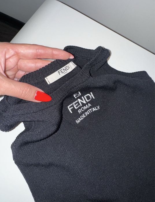 Нов черен топ fendi