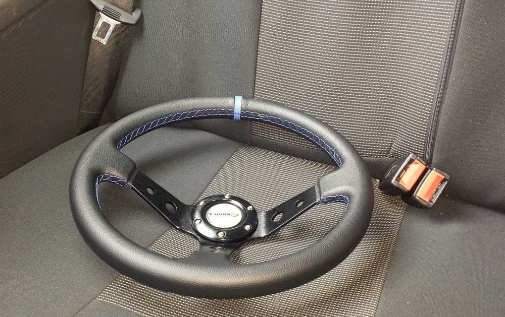 Спортен Волан Дълбок НОВ ( Жълт , Червен , Син )