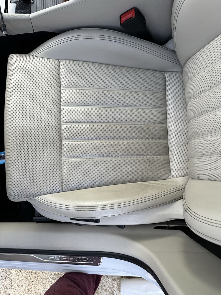 Curatare canapele, scaune, tapiserie auto