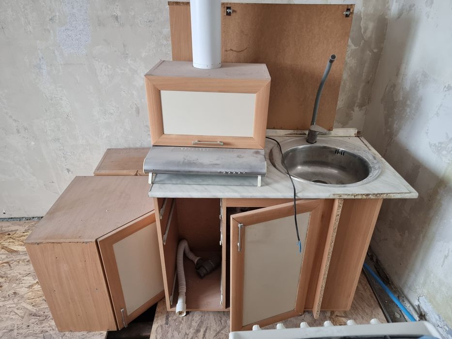 Отдам даром кухонный гарнитур!