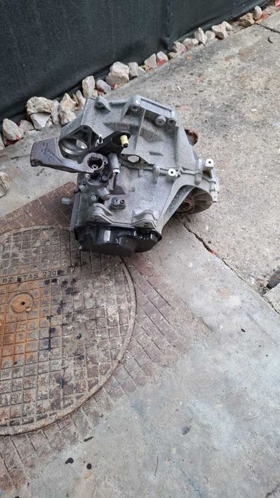 Dezmembrez/Vand motor  1,4 MPI 2009 cod BUD cutie JHU