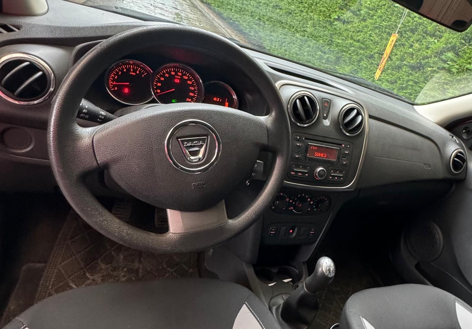 Mașină Dacia Sandero Stepy