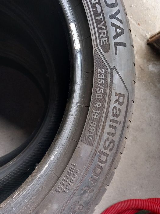 Vând cauciucuri de vara 255/45/R19 și 235/50/R190