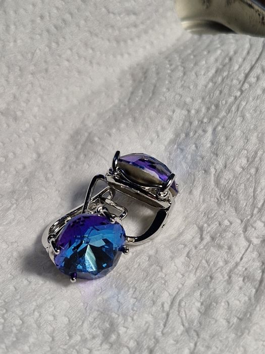 Сережки бежутерия.