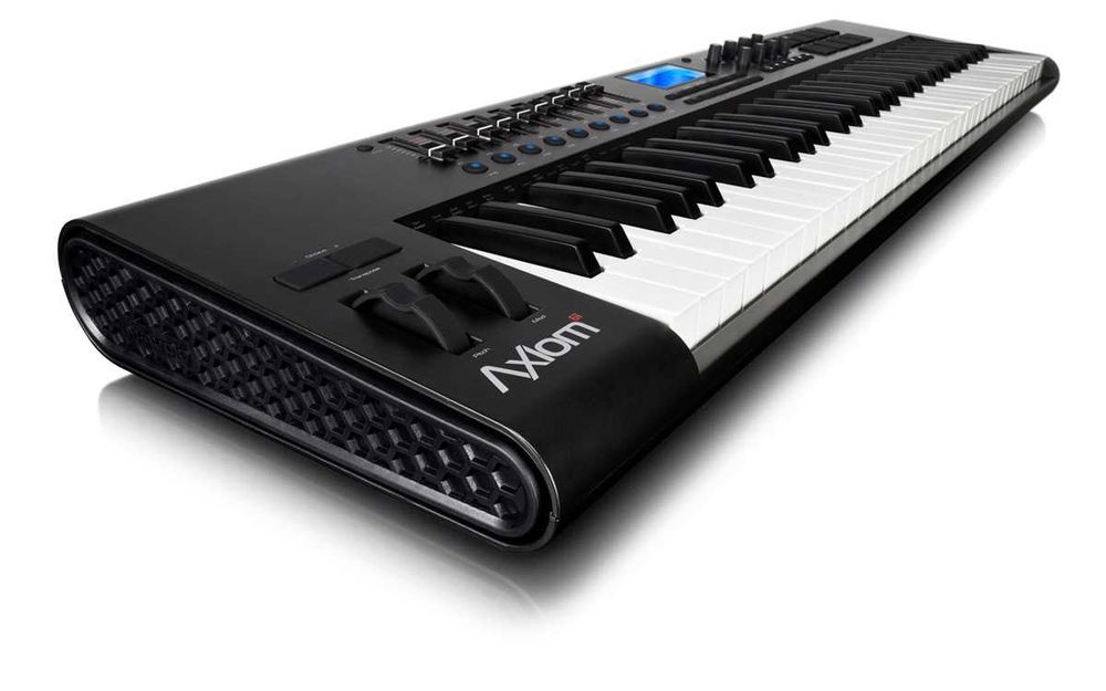 M-Audio Axiom 61 MIDI-klaviaturasi sotiladi