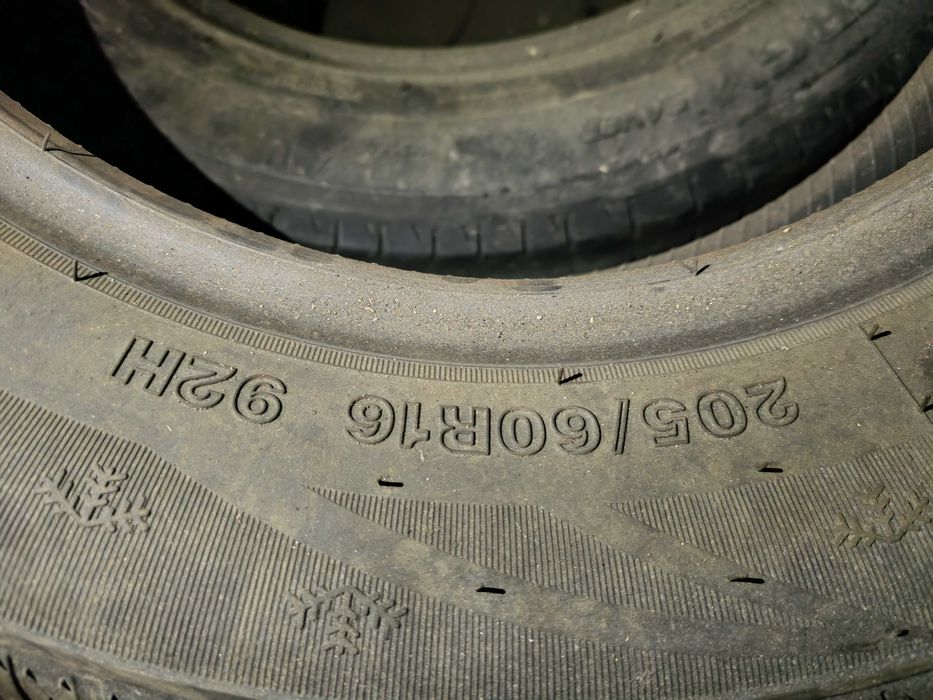 Автошина 205/60/R16 липучка