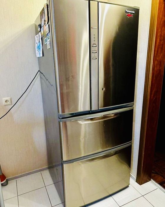 Холодильник рабочий, большой