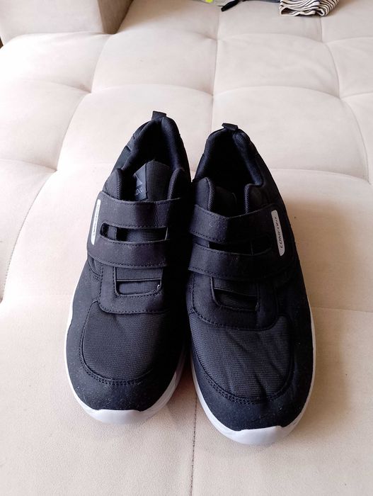 Нови мъжки маратонки