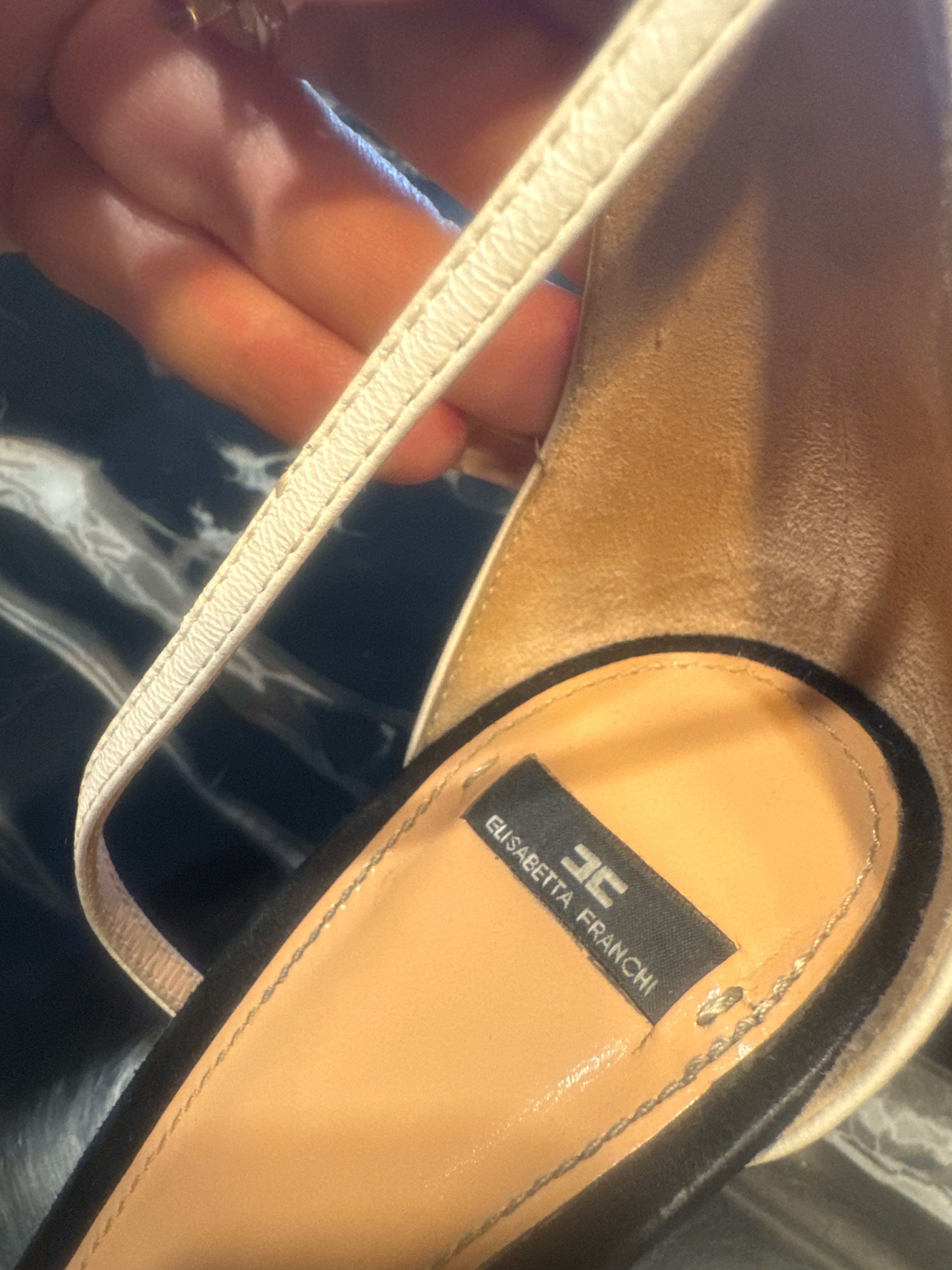 Elisabetta Franchi 38 обувки сандали