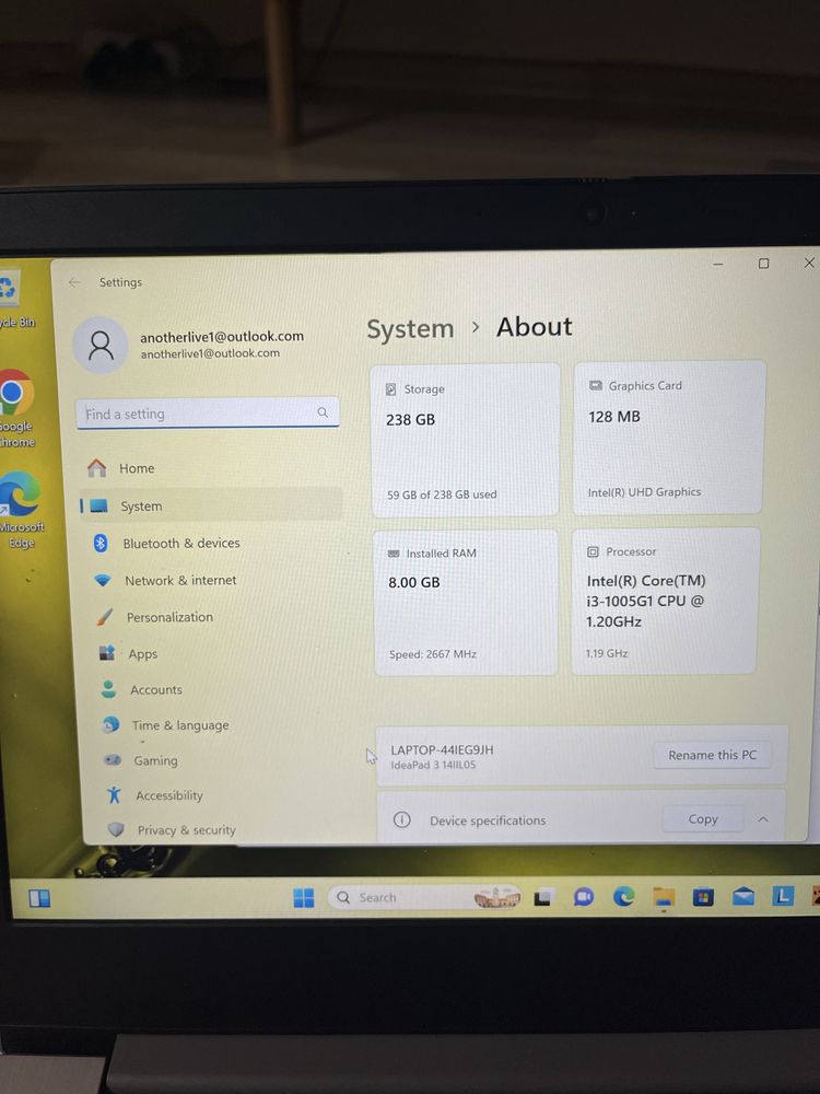 Лаптоп Lenovo IdeaPad 3