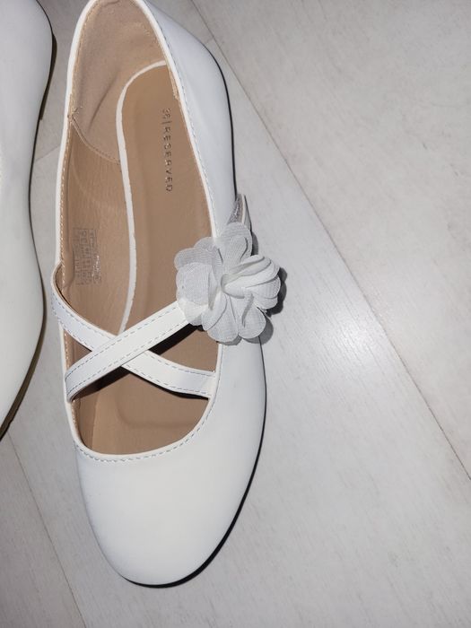 Обувки в бяло номер 36