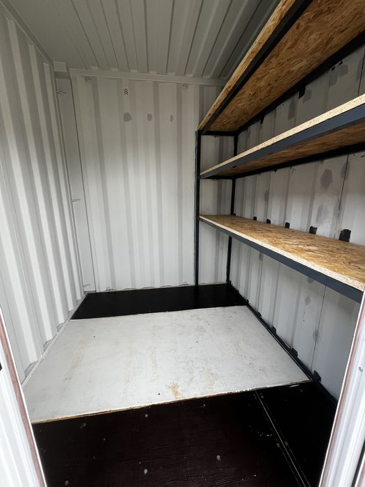 Spatii boxe depozitare