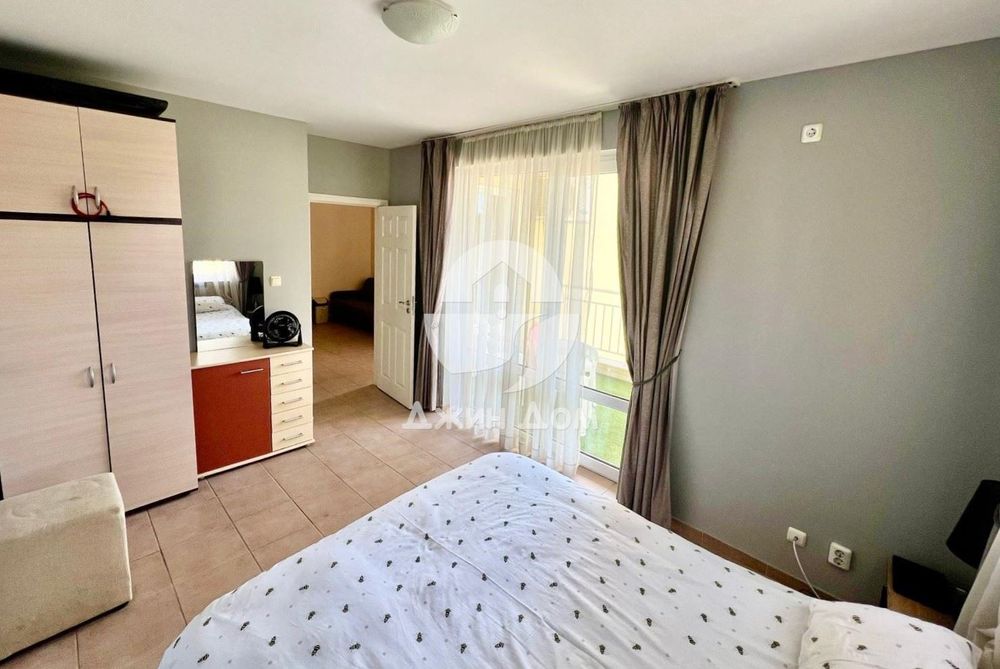 Продава се Тристаен апартамент в к.к. Слънчев бряг - 65 кв.м за 1254 €/кв.м - Снимка #4