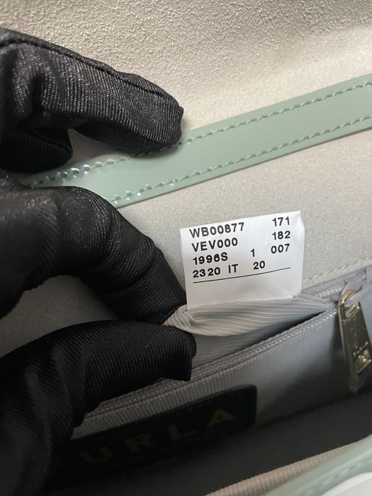 Чанта Furla Zoe S петрол лачена