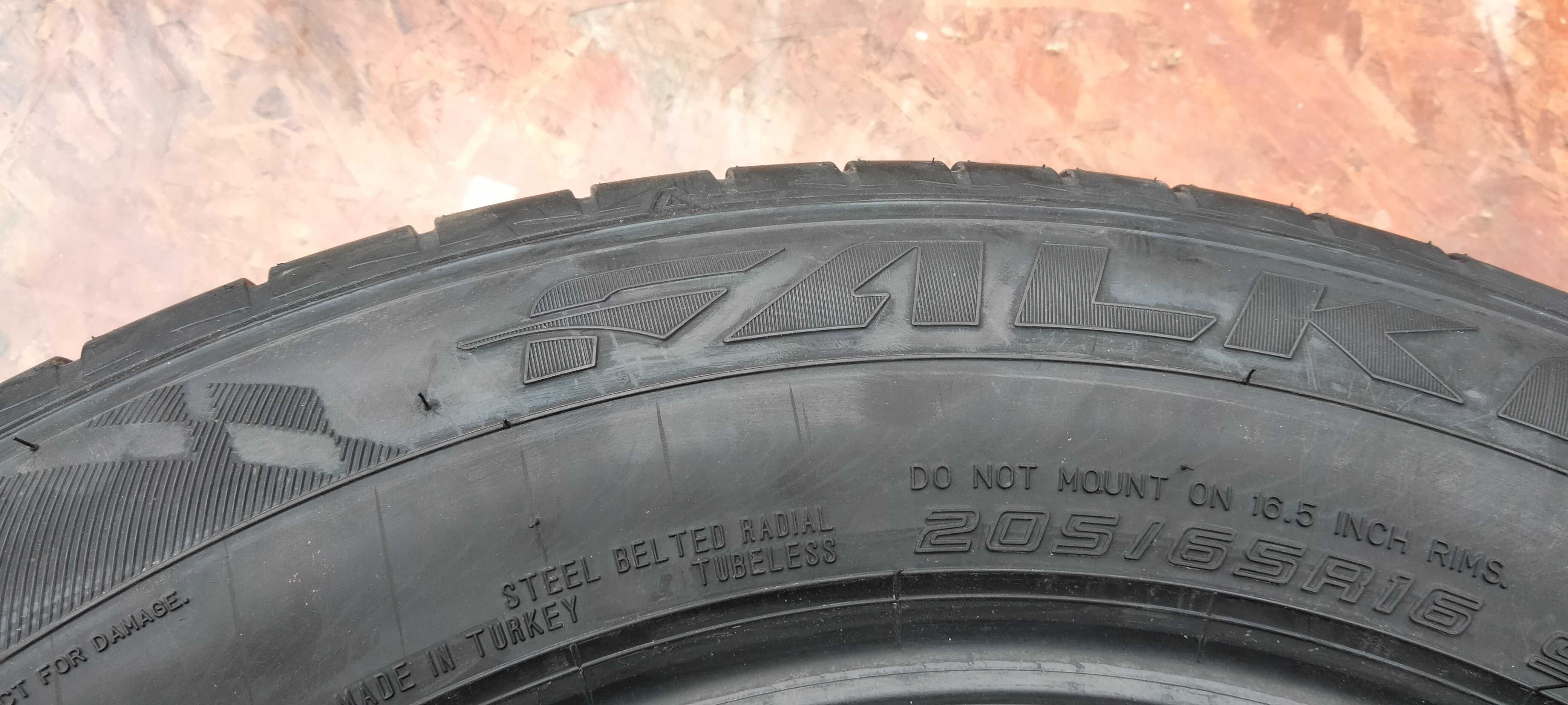 set 4 Anvelope vara NEUTILIZATE Falken Ziex ZE010B 205/65 R16 95H