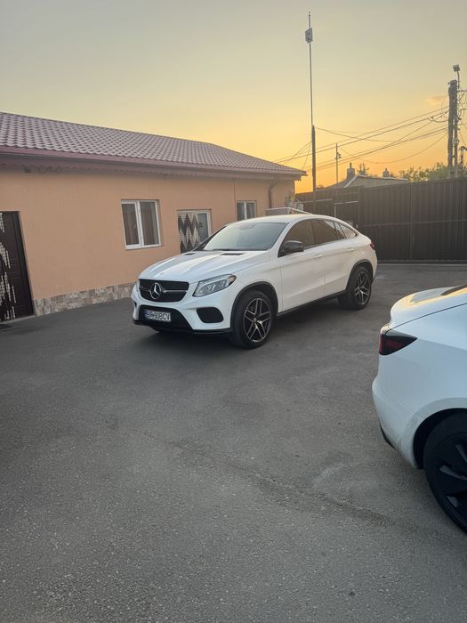 Vand Mercedes GLE coupe 350 4 matic impecabil