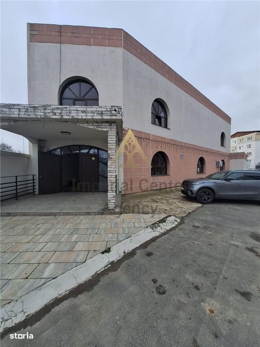 Restaurant + Spațiu de Joacă pentru Copii (1-8 ani), de Vanz