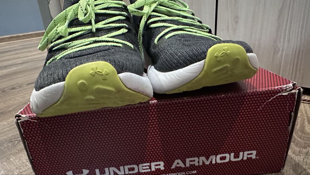 Маратонки Under Armour HOVR Phanthom3