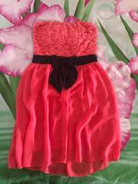 Розова рокля с панделка