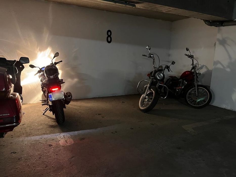 Inchiriez garaj/ parcare subterana pentru moto