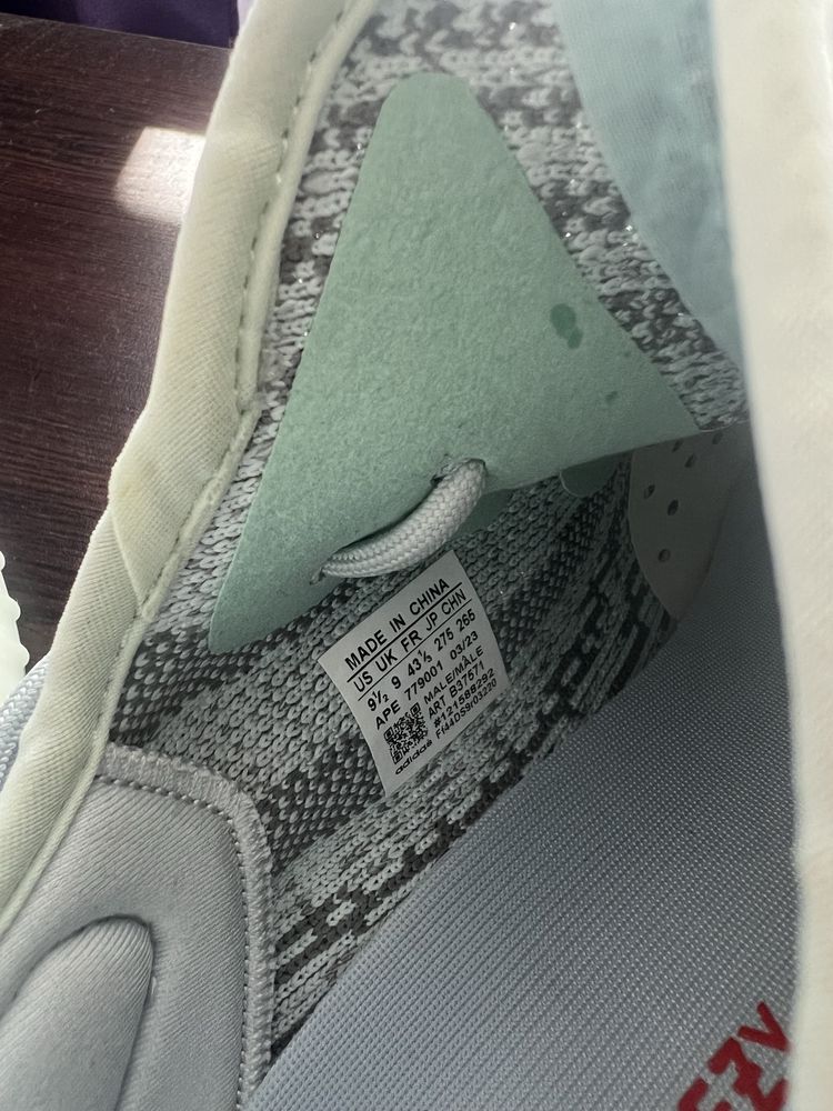 Yezzy boost 350 Blue Tint