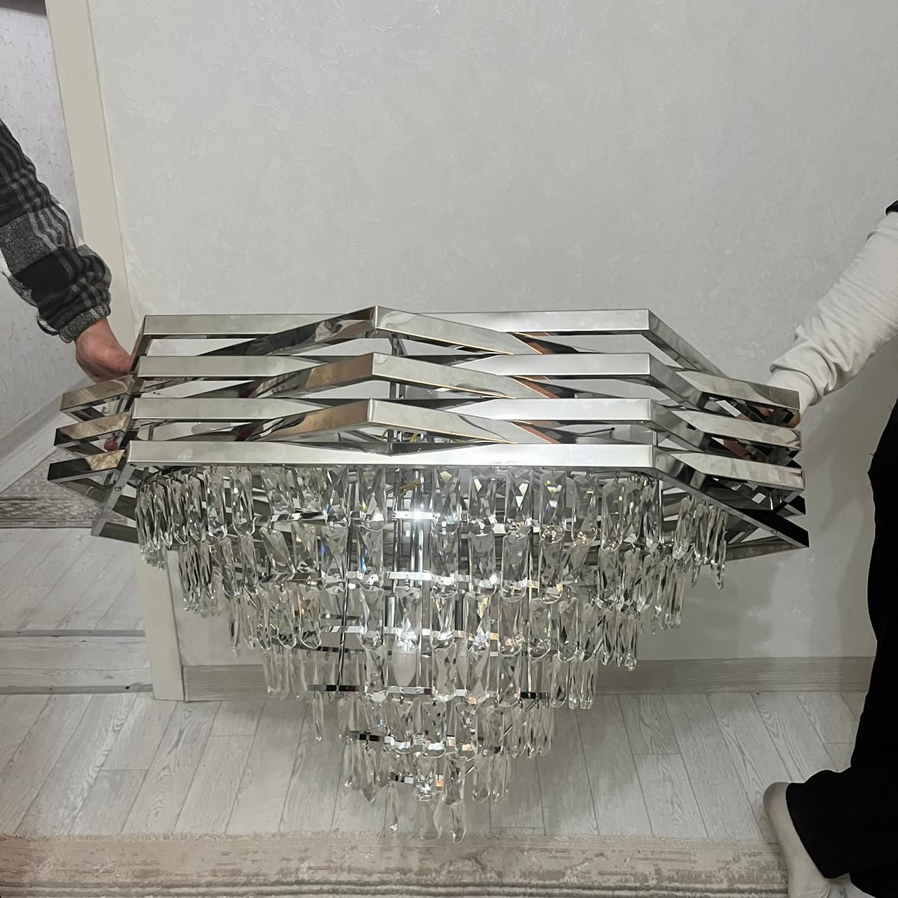 Продам люстру 1 метр