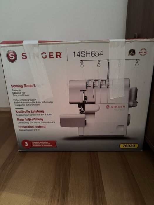 Mașina de surfilat SINGER 14SH654