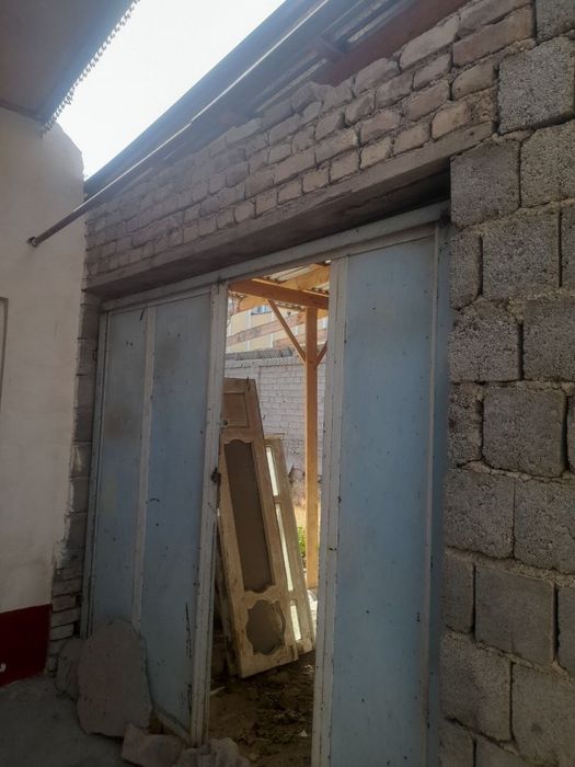 Ховли сотилади, продается дом на земле