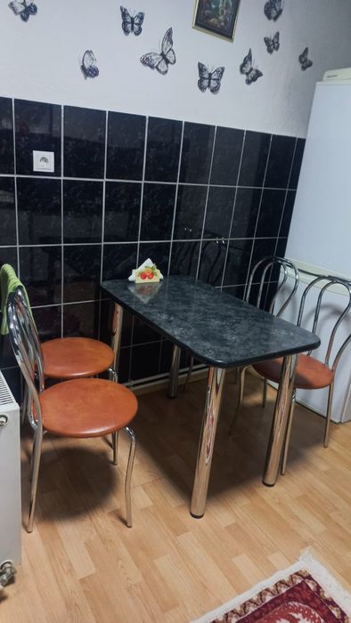 Inchiriez apartament cu 3 camere