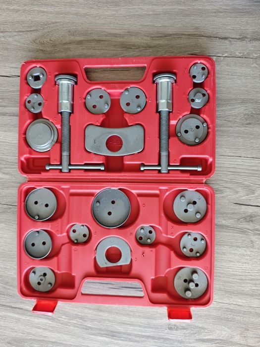 Комплект за връщане на бутала на спирачни апарати