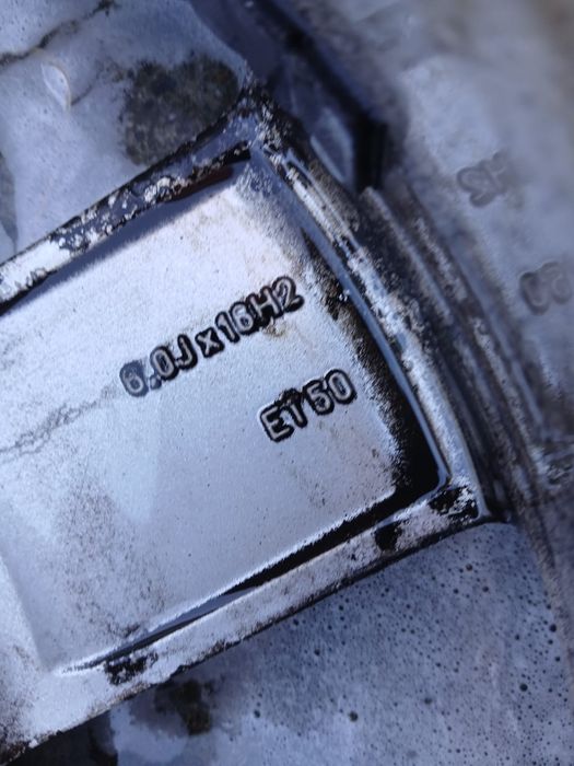Jante de aluminiu cu cauciucuri de iarna 205 55 16