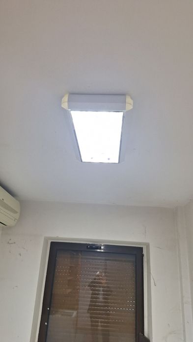 Vând tot felul aplice cu neon