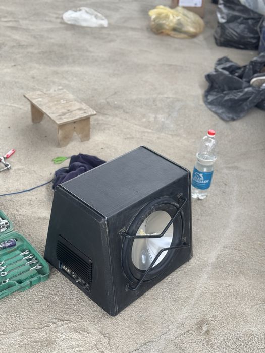 Сабвуфер хорошем состояние