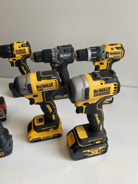 Перфоратор DeWALT DCH133N 18V XR Brushless / Безчетков  2.6j